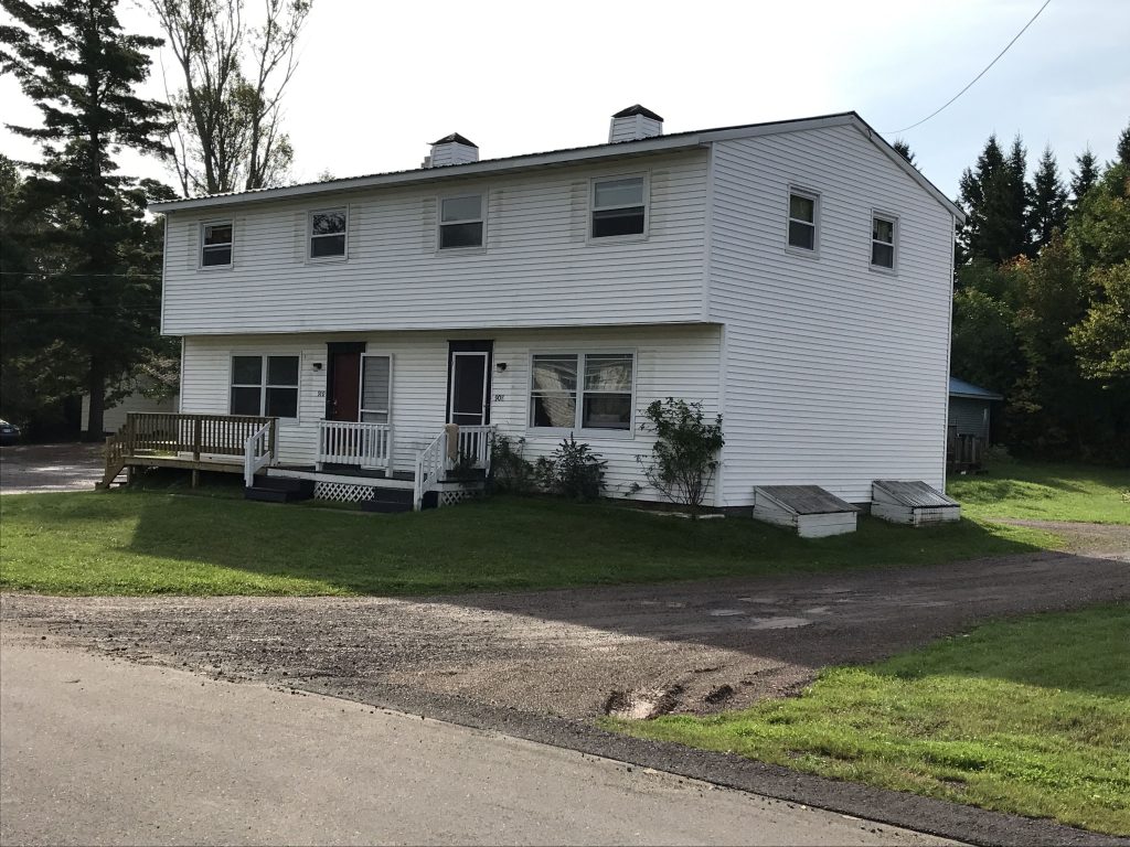 Champion 3 Bedroom Duplex Copper Country Rentals