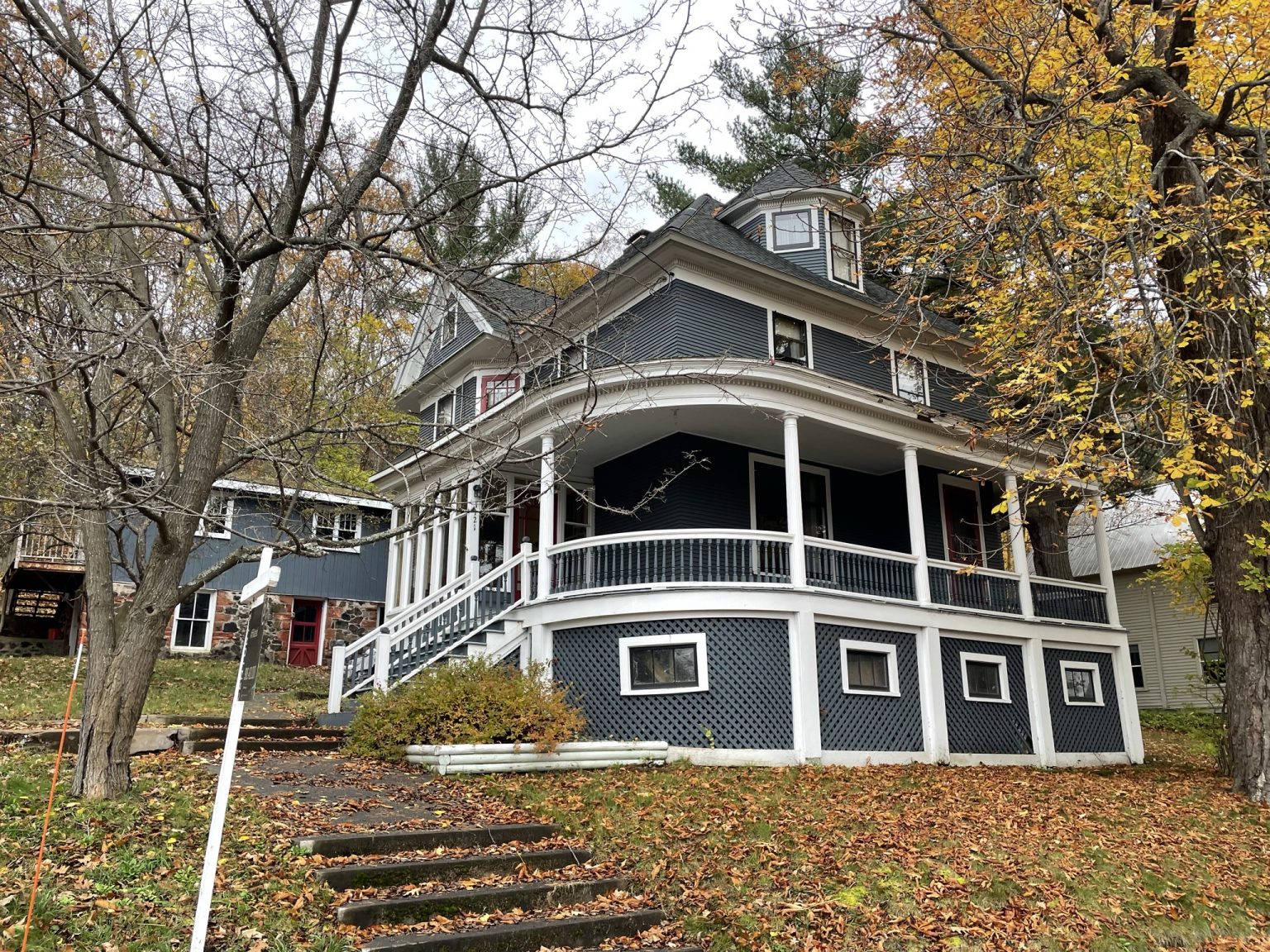 Husky Palace Copper Country Rentals